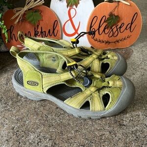 Keen Sandals Lime Green Waterproof Outdoor Sport Shoes Womens Size 6